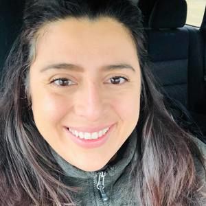 Meet your Posher, Debora